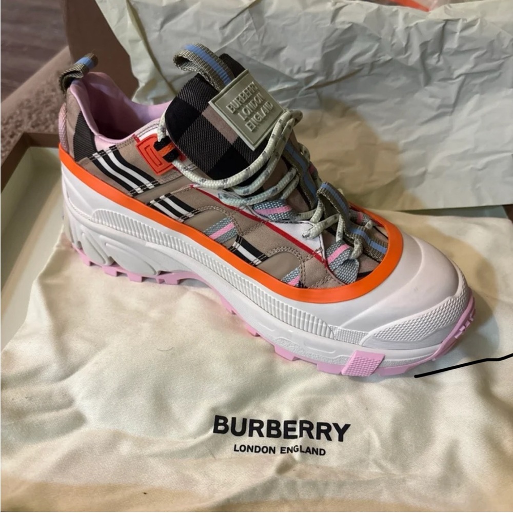 Burberry Multicolor Sneakers for Women - Picture 2 of 4